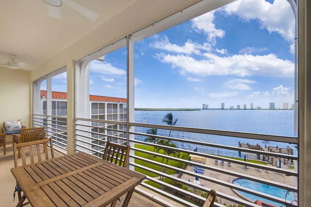105 Paradise Harbour Boulevard 501, North Palm Beach, FL 33408