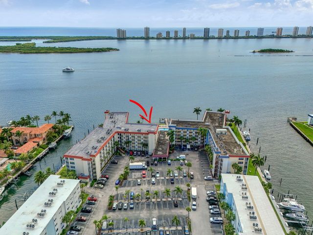 105 Paradise Harbour Boulevard 501, North Palm Beach, FL 33408