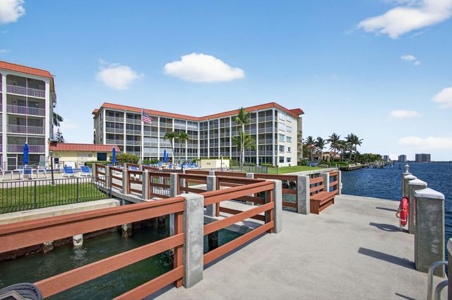 105 Paradise Harbour Boulevard 501, North Palm Beach, FL 33408