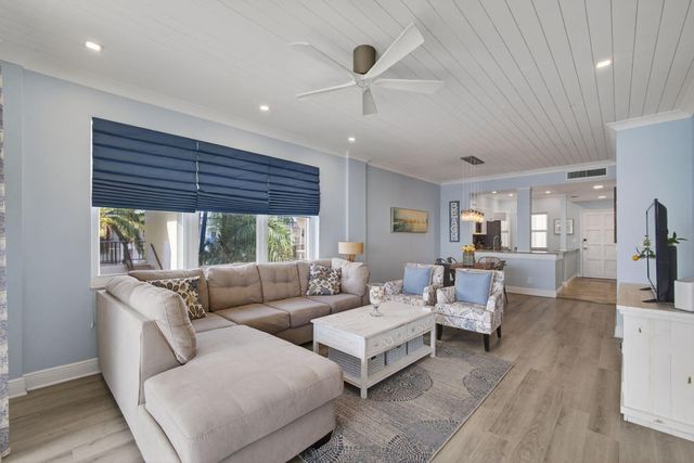 105 Paradise Harbour Boulevard 501, North Palm Beach, FL 33408