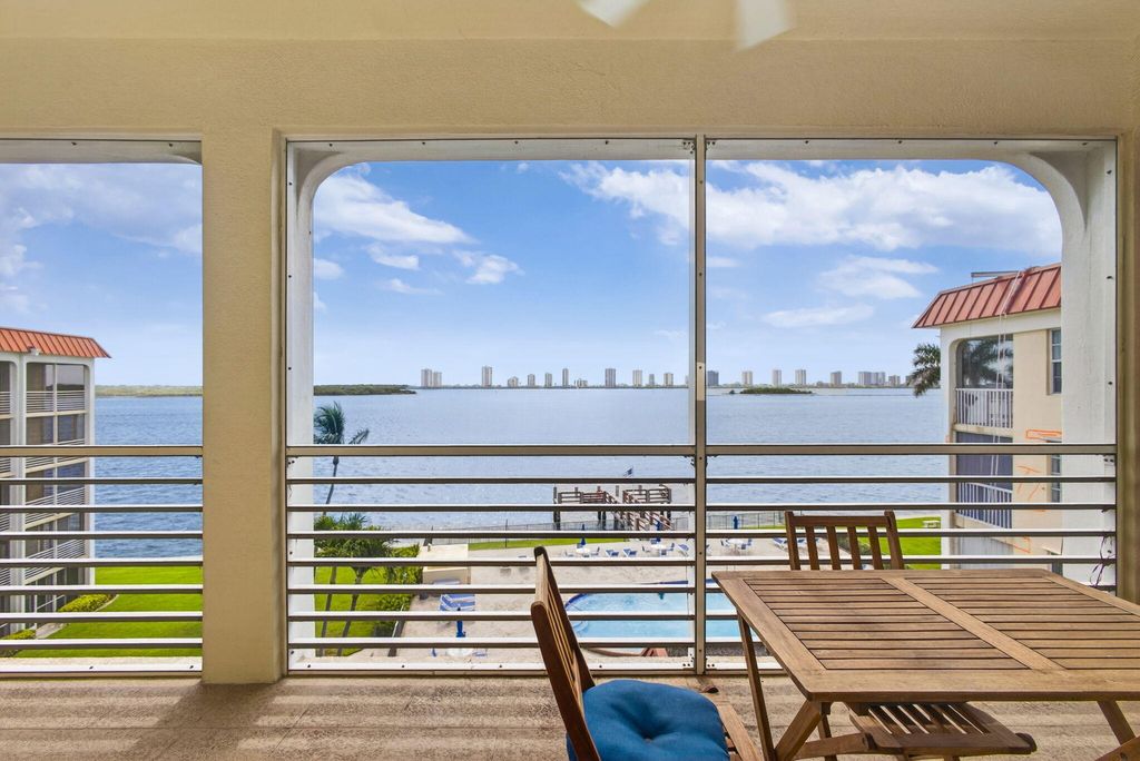 105 Paradise Harbour Boulevard 501, North Palm Beach, FL 33408