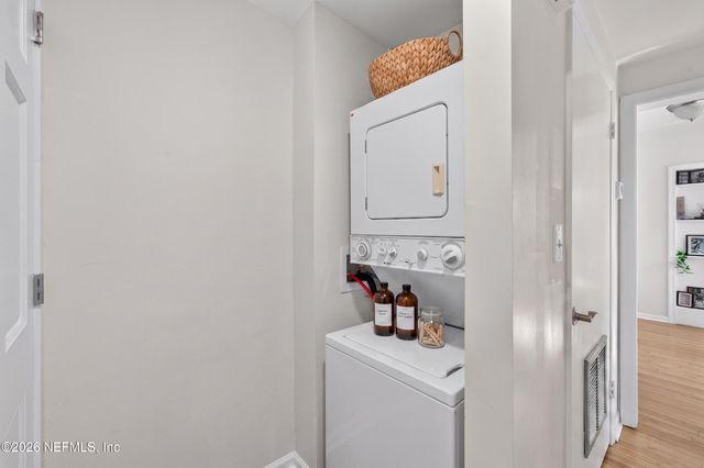 353 W 11TH Street, Jacksonville, FL 32206