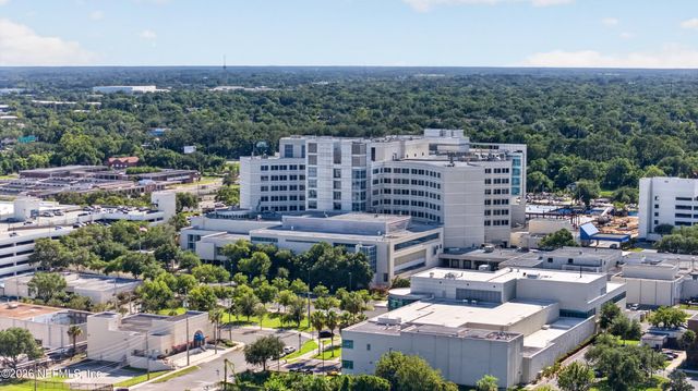 353 W 11TH Street, Jacksonville, FL 32206