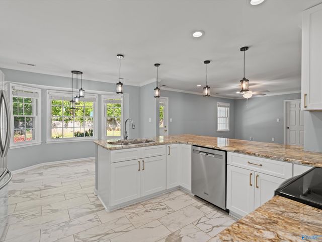 13006 Astalot Drive SE, Huntsville, AL 35803