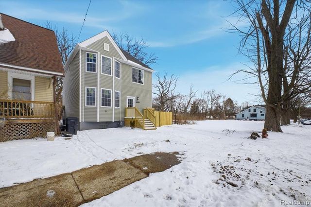 4486 Seyburn Street, Detroit, MI 48214