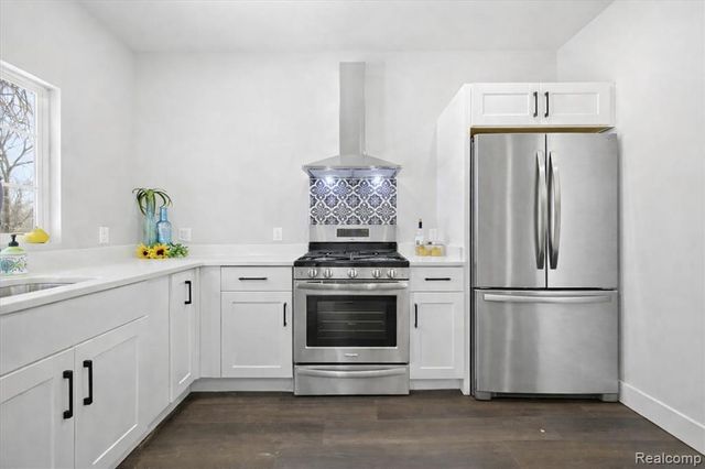 4486 Seyburn Street, Detroit, MI 48214