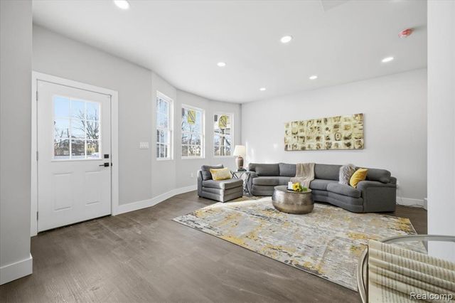 4486 Seyburn Street, Detroit, MI 48214