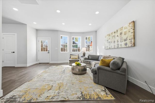 4486 Seyburn Street, Detroit, MI 48214