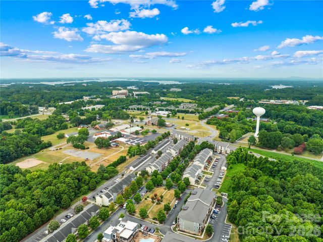 118 Steam Engine Drive 201, Mooresville, NC 28115