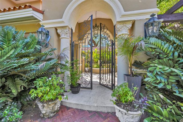 6200 Granada Blvd, Coral Gables, FL 33146