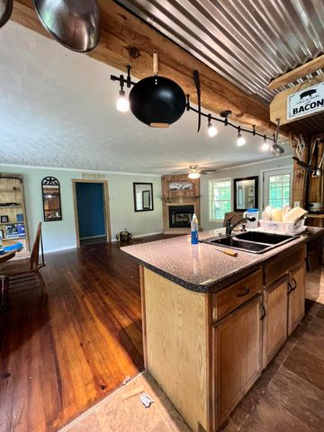 631 Mt Vernon Road, Berea, KY 40403