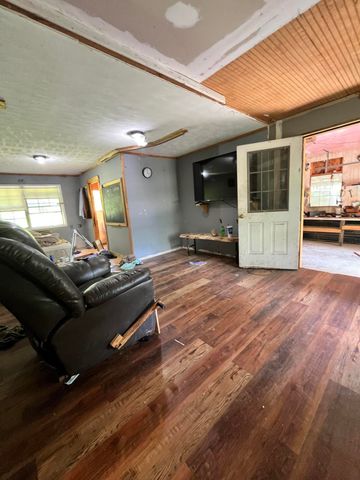 631 Mt Vernon Road, Berea, KY 40403