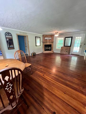 631 Mt Vernon Road, Berea, KY 40403