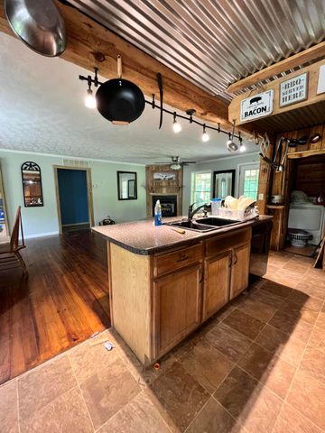 631 Mt Vernon Road, Berea, KY 40403