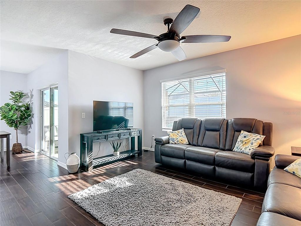 Image 15 of property listing at 1730 VAN GOGH DRIVE, Auburndale, FL 33823