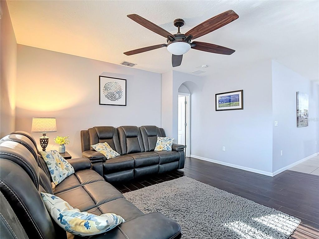 Image 17 of property listing at 1730 VAN GOGH DRIVE, Auburndale, FL 33823