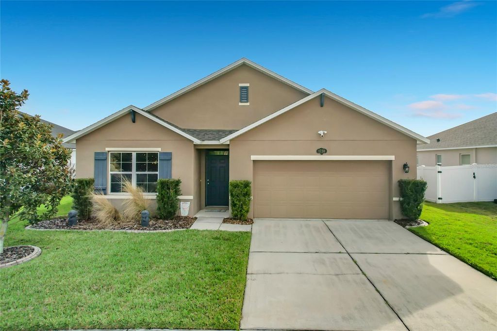 Image 3 of property listing at 1730 VAN GOGH DRIVE, Auburndale, FL 33823