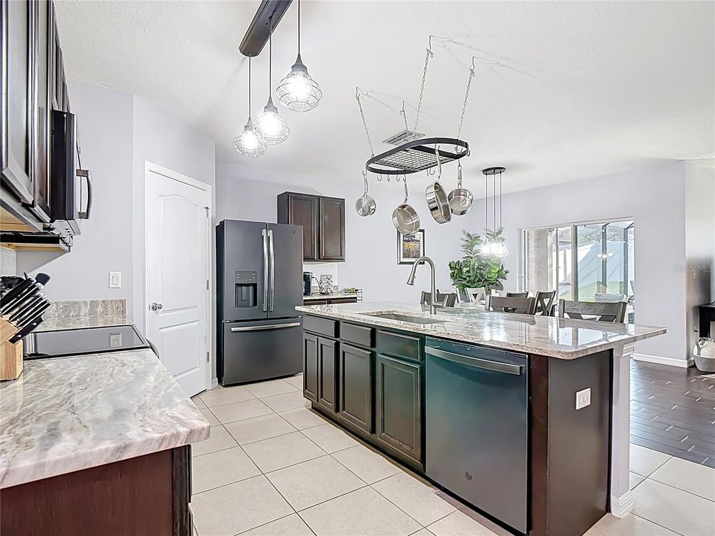 Image 6 of property listing at 1730 VAN GOGH DRIVE, Auburndale, FL 33823