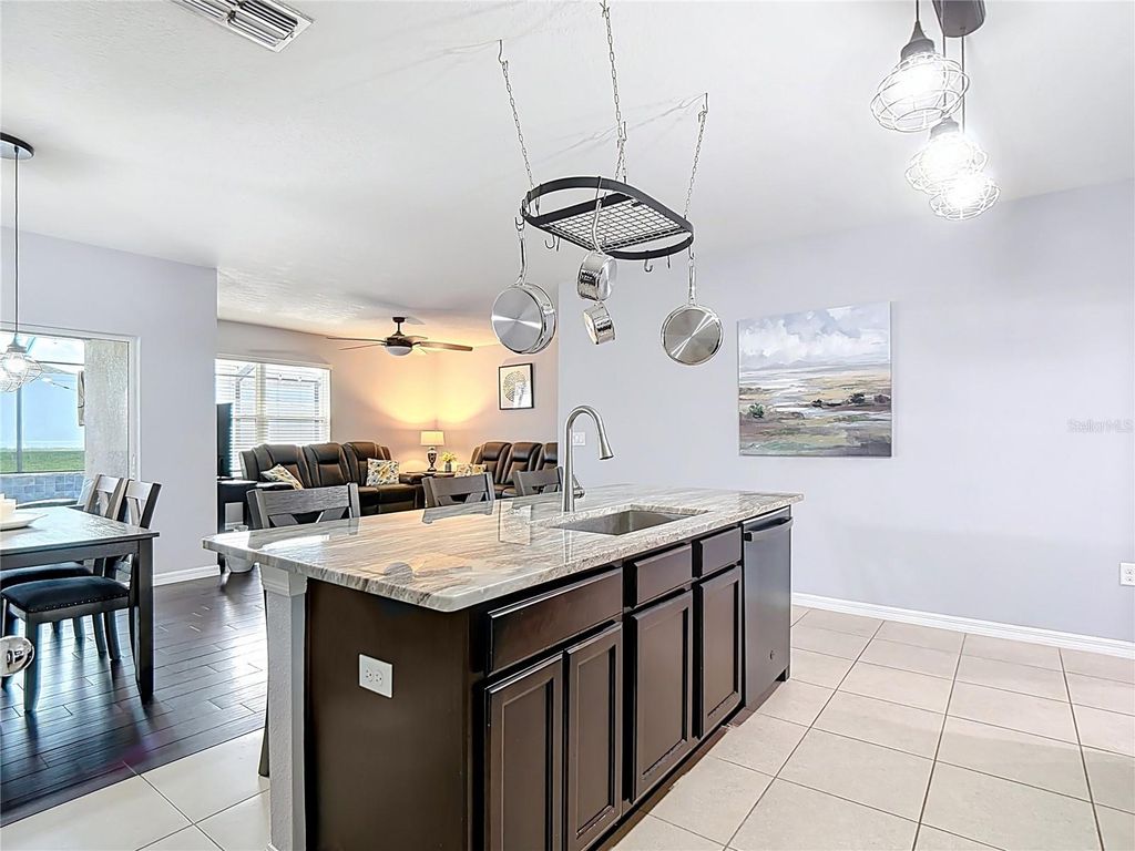 Image 10 of property listing at 1730 VAN GOGH DRIVE, Auburndale, FL 33823