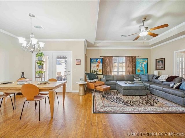 5010 W Birmingham Place, Broken Arrow, OK 74011