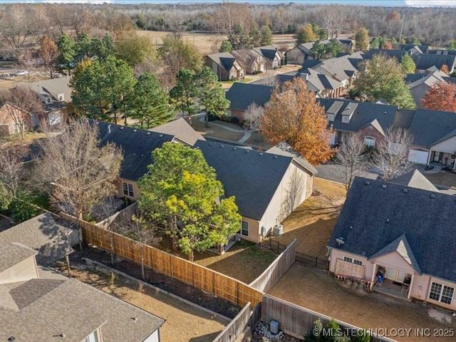 5010 W Birmingham Place, Broken Arrow, OK 74011