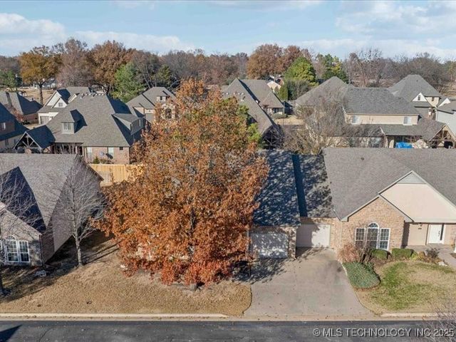 5010 W Birmingham Place, Broken Arrow, OK 74011