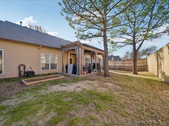 5010 W Birmingham Place, Broken Arrow, OK 74011