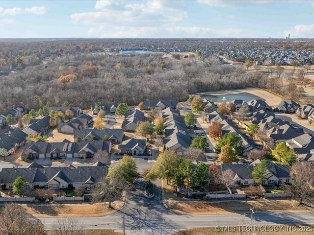 5010 W Birmingham Place, Broken Arrow, OK 74011