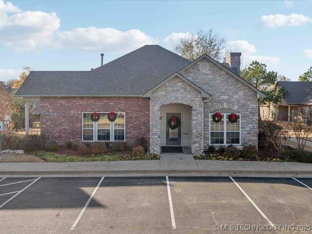 5010 W Birmingham Place, Broken Arrow, OK 74011