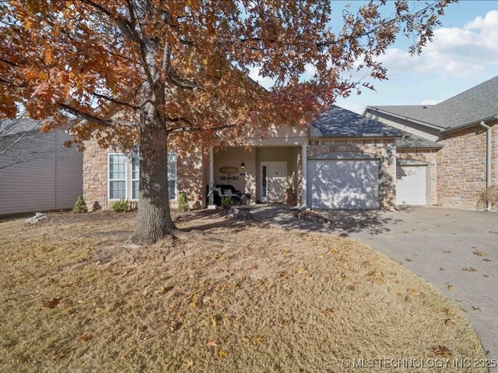 5010 W Birmingham Place, Broken Arrow, OK 74011