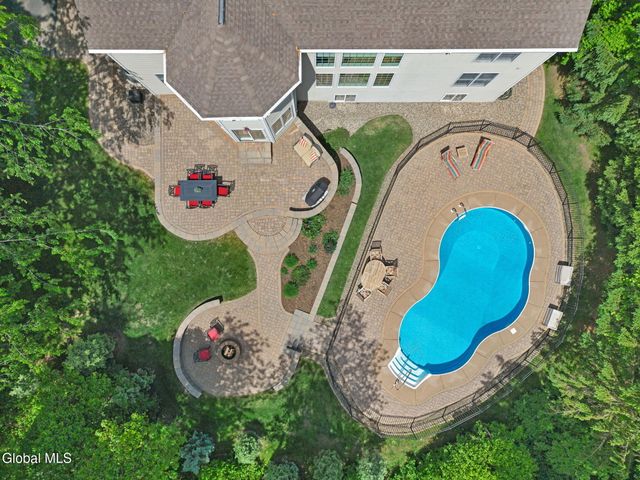 55 Outlook Drive South, Halfmoon, NY 12118