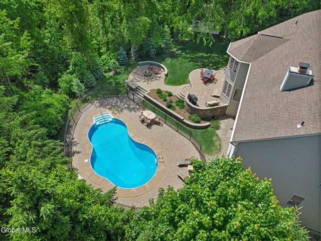 55 Outlook Drive South, Halfmoon, NY 12118