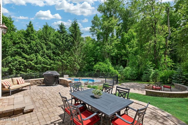 55 Outlook Drive South, Halfmoon, NY 12118