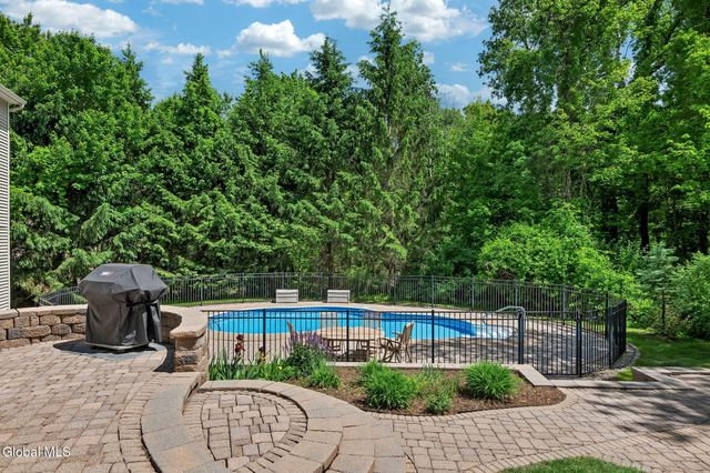 55 Outlook Drive South, Halfmoon, NY 12118
