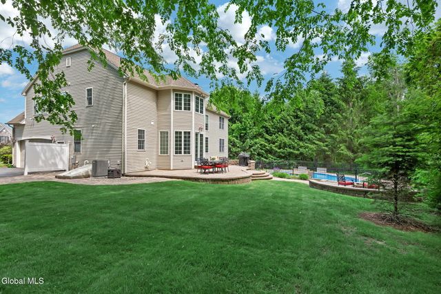 55 Outlook Drive South, Halfmoon, NY 12118