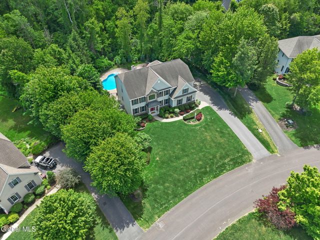 55 Outlook Drive South, Halfmoon, NY 12118