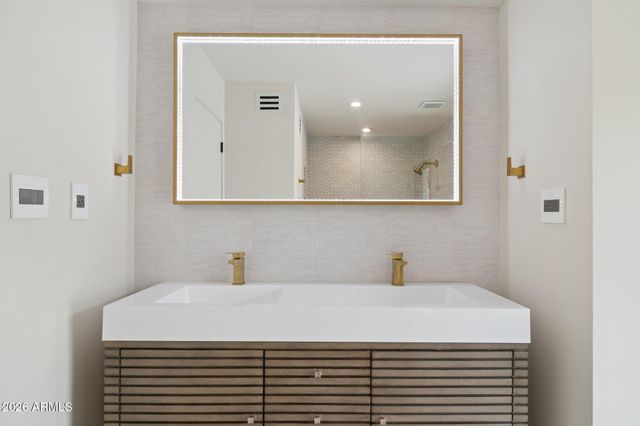 5801 E SURREY Drive, Cave Creek, AZ 85331