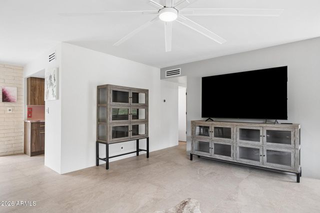 5801 E SURREY Drive, Cave Creek, AZ 85331