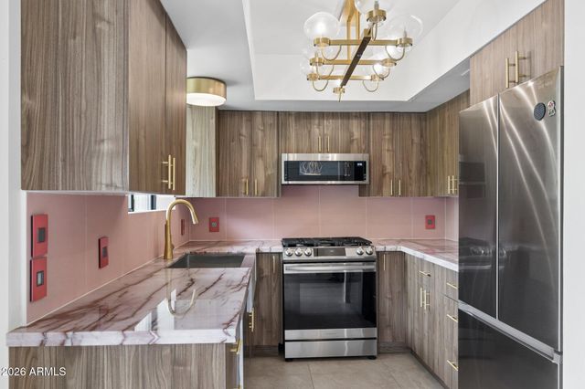 5801 E SURREY Drive, Cave Creek, AZ 85331