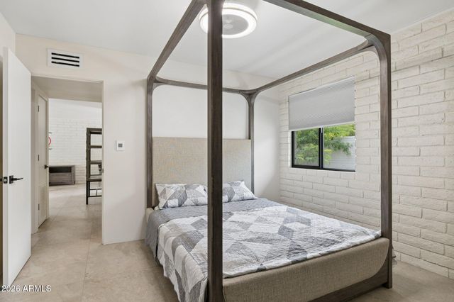 5801 E SURREY Drive, Cave Creek, AZ 85331