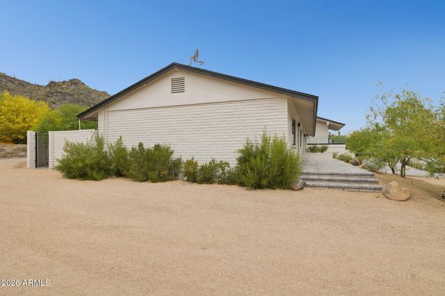 5801 E SURREY Drive, Cave Creek, AZ 85331