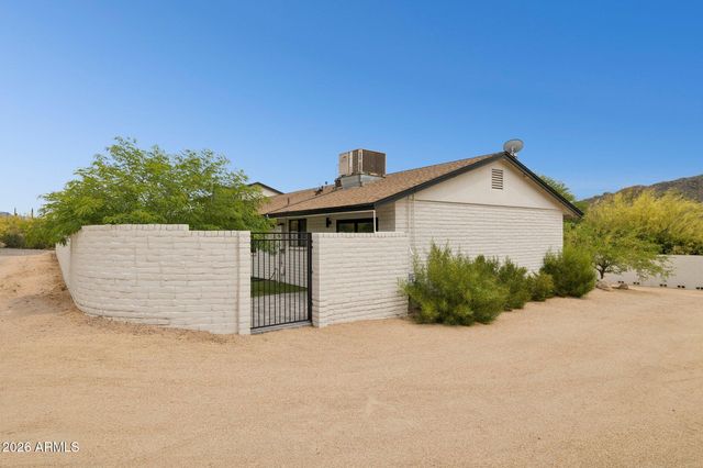 5801 E SURREY Drive, Cave Creek, AZ 85331