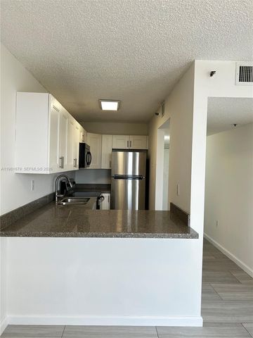 1700 NW N River Dr 909, Miami, FL 33125