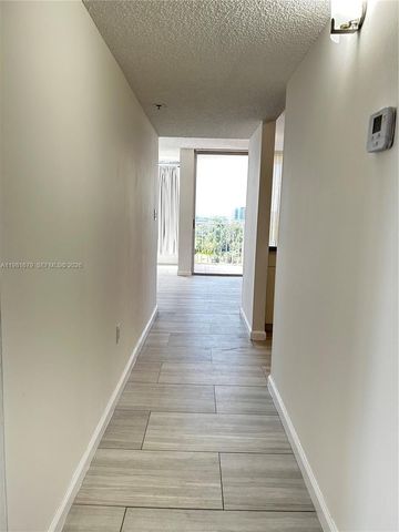 1700 NW N River Dr 909, Miami, FL 33125