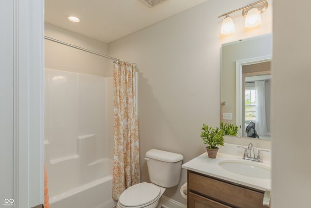 2225 Aviary Lane, Danville, IN 46122