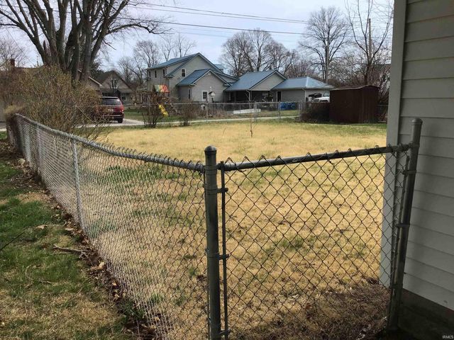 606 N Market Street, Winamac, IN 46996