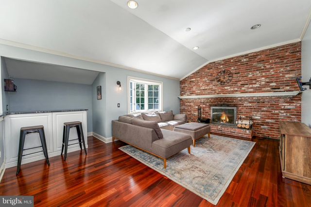 9 FOREST HILL DR, Cherry Hill, NJ 08003