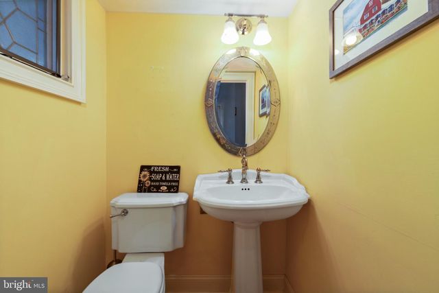 9 FOREST HILL DR, Cherry Hill, NJ 08003