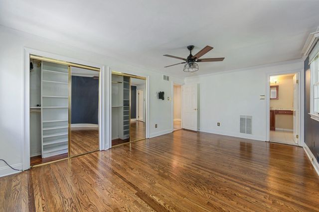 9 FOREST HILL DR, Cherry Hill, NJ 08003