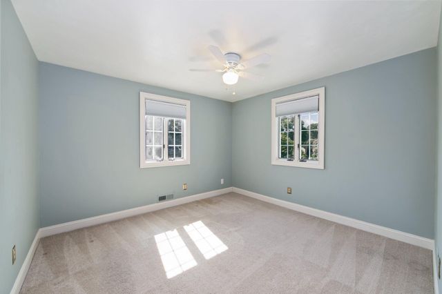9 FOREST HILL DR, Cherry Hill, NJ 08003